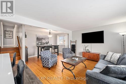 837 Osgoode Drive, London, ON - Indoor Photo Showing Living Room