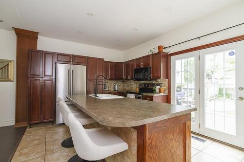 153 Avondale Street, Hamilton, ON - Indoor Photo Showing Kitchen