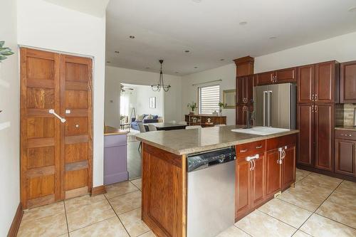 153 Avondale Street, Hamilton, ON - Indoor Photo Showing Kitchen