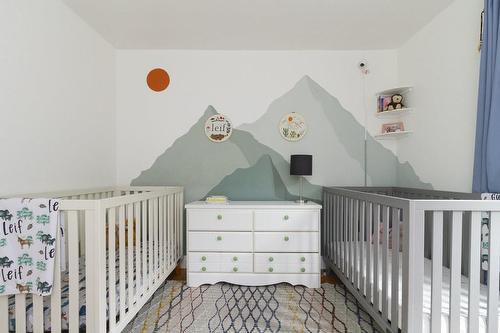 153 Avondale Street, Hamilton, ON - Indoor Photo Showing Bedroom