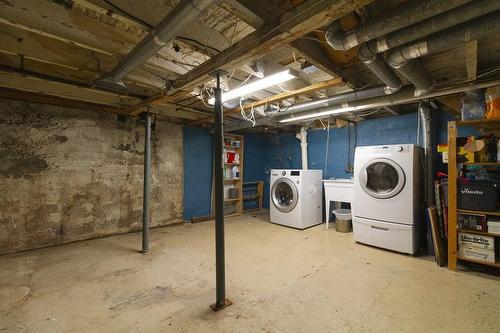 153 Avondale Street, Hamilton, ON - Indoor Photo Showing Laundry Room