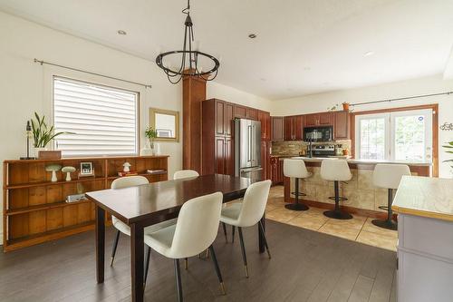 153 Avondale Street, Hamilton, ON - Indoor Photo Showing Dining Room