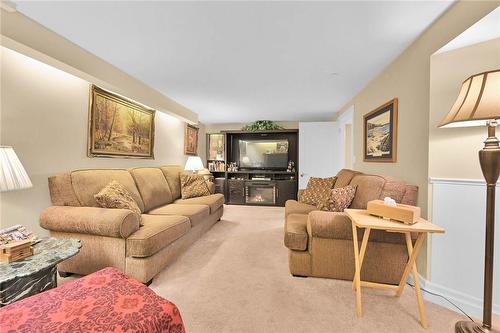 949 Dunsmure Road, Hamilton, ON - Indoor Photo Showing Living Room