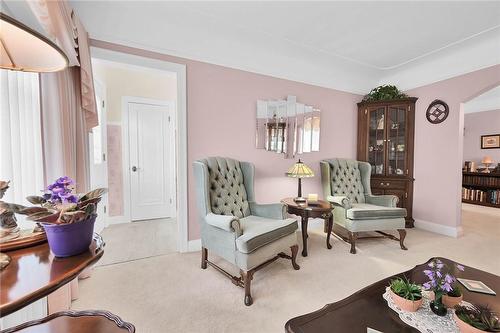 949 Dunsmure Road, Hamilton, ON - Indoor Photo Showing Living Room