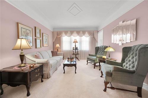 949 Dunsmure Road, Hamilton, ON - Indoor Photo Showing Living Room