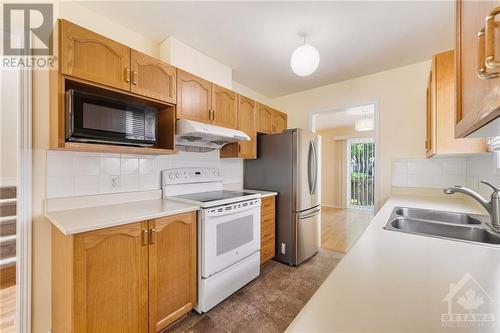 1468 Shawinigan Street, Ottawa, ON - Indoor Photo Showing Kitchen With Double Sink