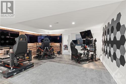 647 Brookwood Circle, Ottawa, ON - Indoor Photo Showing Gym Room