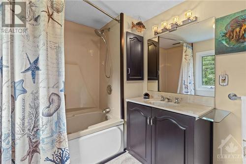 1227 Galetta Side Road, Ottawa, ON - Indoor Photo Showing Bathroom