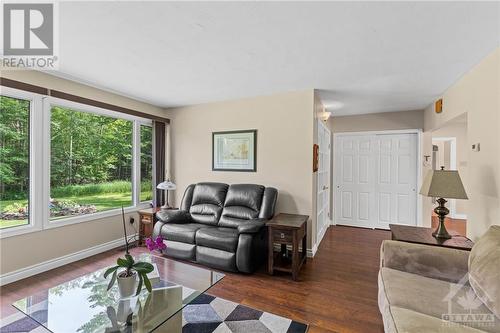 1227 Galetta Side Road, Ottawa, ON - Indoor Photo Showing Living Room