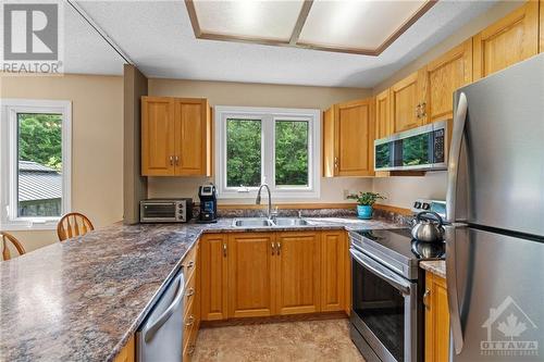 1227 Galetta Side Road, Ottawa, ON - Indoor Photo Showing Kitchen With Double Sink
