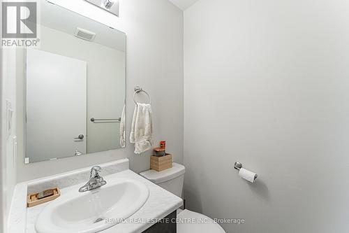 33 - 590 North Service Road, Hamilton, ON - Indoor Photo Showing Bathroom