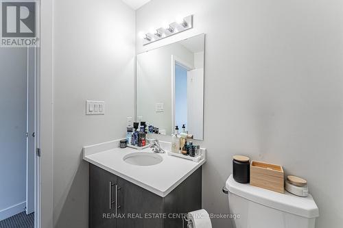 33 - 590 North Service Road, Hamilton, ON - Indoor Photo Showing Bathroom