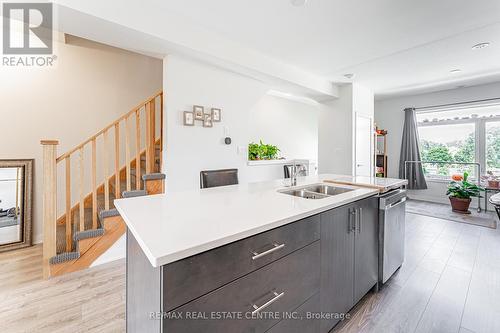 33 - 590 North Service Road, Hamilton, ON - Indoor Photo Showing Kitchen With Double Sink