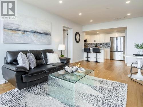 707 - 495 #8 Highway, Hamilton, ON - Indoor Photo Showing Living Room