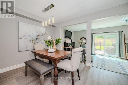 2420 Kirstie Court, Burlington, ON - Indoor Photo Showing Dining Room