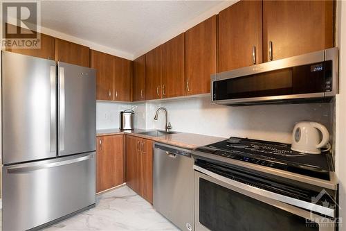 915 Elmsmere Road Unit#510, Ottawa, ON - Indoor Photo Showing Kitchen With Stainless Steel Kitchen