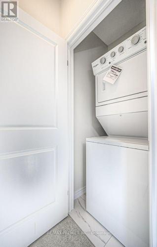 1352 Almonte Drive, Burlington (Tyandaga), ON - Indoor Photo Showing Laundry Room