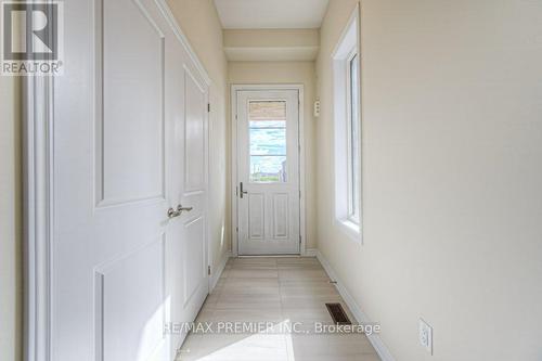 1352 Almonte Drive, Burlington, ON - Indoor Photo Showing Other Room