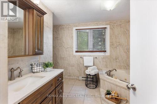 24185 Kennedy Road, Georgina (Belhaven), ON - Indoor Photo Showing Bathroom