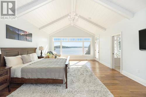 8698 Highway 12, Orillia, ON - Indoor Photo Showing Bedroom