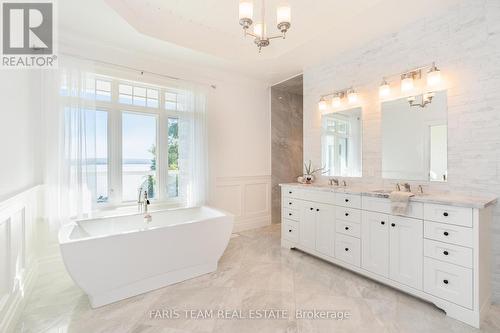 8698 Highway 12, Orillia, ON - Indoor Photo Showing Bathroom