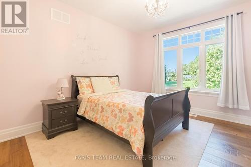 8698 Highway 12, Orillia, ON - Indoor Photo Showing Bedroom