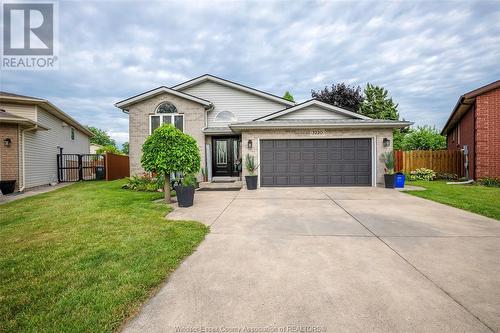 3220 Candlewood Crescent, Windsor, ON - Outdoor