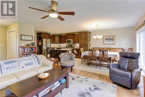 213 John Street S, Harriston, ON - Indoor Photo Showing Living Room