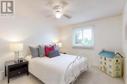 3177 Renton Road E, Burlington, ON - Indoor Photo Showing Bedroom