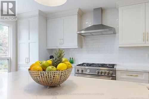 3177 Renton Road E, Burlington, ON - Indoor Photo Showing Kitchen With Upgraded Kitchen