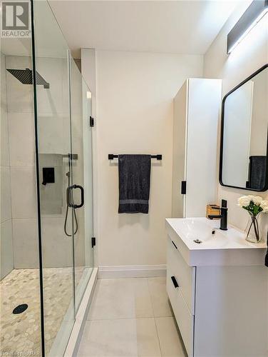 29 Hurst Avenue, Kitchener, ON - Indoor Photo Showing Bathroom
