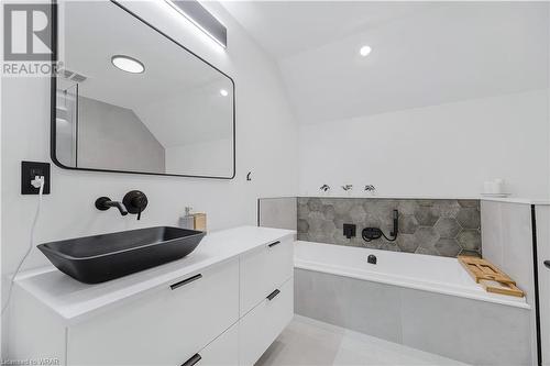 Ensuite Bathroom - 29 Hurst Avenue, Kitchener, ON - Indoor