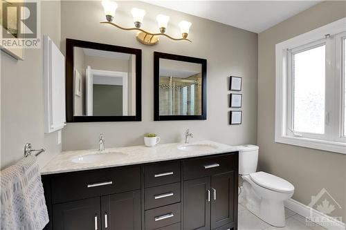 24 Meadowbreeze Drive, Ottawa, ON - Indoor Photo Showing Bathroom