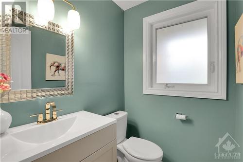 24 Meadowbreeze Drive, Ottawa, ON - Indoor Photo Showing Bathroom