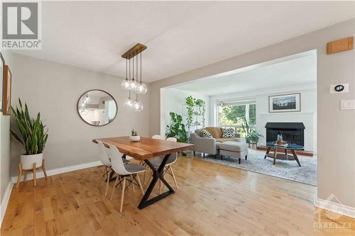 6927 Du Bois Avenue, Ottawa, ON - Indoor Photo Showing Dining Room