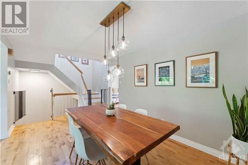 6927 Du Bois Avenue, Ottawa, ON - Indoor Photo Showing Dining Room