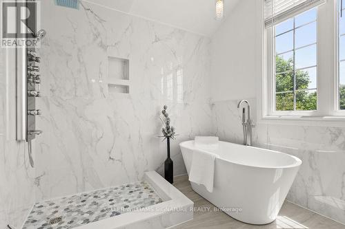 2334 Carpenters Circle, Oakville, ON - Indoor Photo Showing Bathroom