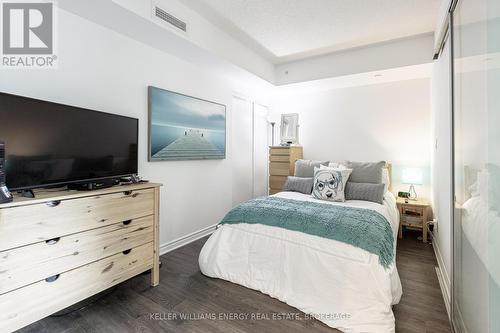 311 - 1 Falaise Road, Toronto, ON - Indoor Photo Showing Bedroom