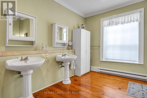 4903 County 45 Road, Hamilton Township (Baltimore), ON - Indoor Photo Showing Bathroom