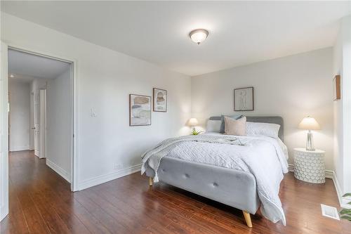 223 Burris Street, Hamilton, ON - Indoor Photo Showing Bedroom