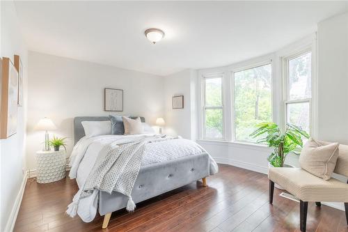 223 Burris Street, Hamilton, ON - Indoor Photo Showing Bedroom
