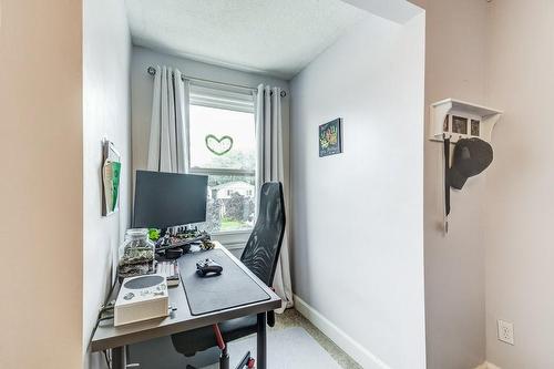 Office nook in bedroom - 2438 Malcolm Crescent, Burlington, ON - Indoor Photo Showing Office