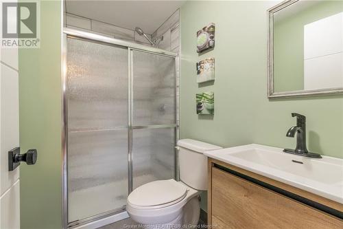 437 Maplehurst Dr, Moncton, NB - Indoor Photo Showing Bathroom
