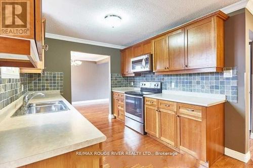 604 Kent Street, Whitby (Downtown Whitby), ON - Indoor Photo Showing Kitchen With Double Sink