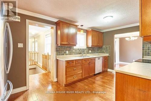 604 Kent Street, Whitby (Downtown Whitby), ON - Indoor Photo Showing Kitchen With Double Sink