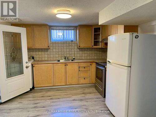 604 Kent Street, Whitby (Downtown Whitby), ON - Indoor Photo Showing Kitchen