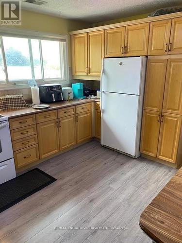 604 Kent Street, Whitby (Downtown Whitby), ON - Indoor Photo Showing Kitchen