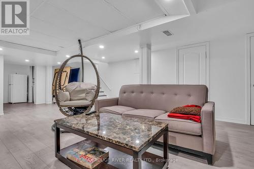 5482 Lakeshore Road, Hamilton Township, ON - Indoor Photo Showing Living Room