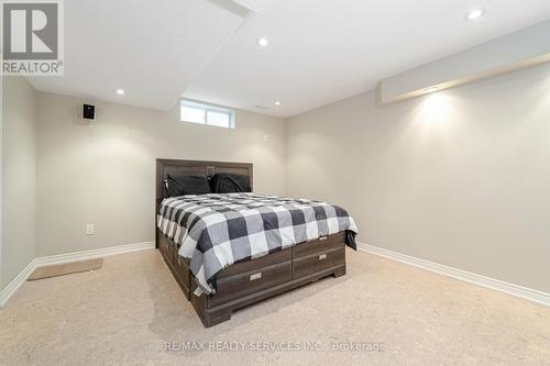 32 Chantler Road, New Tecumseth, ON - Indoor Photo Showing Bedroom