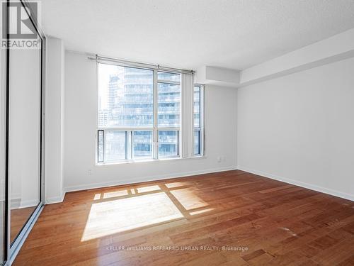 911 - 24 Wellesley Street W, Toronto, ON - Indoor Photo Showing Other Room